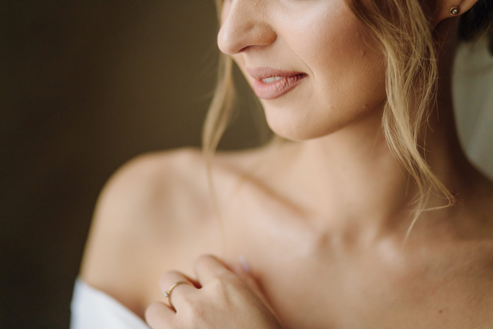 Close-up of a woman’s shoulder and collarbone